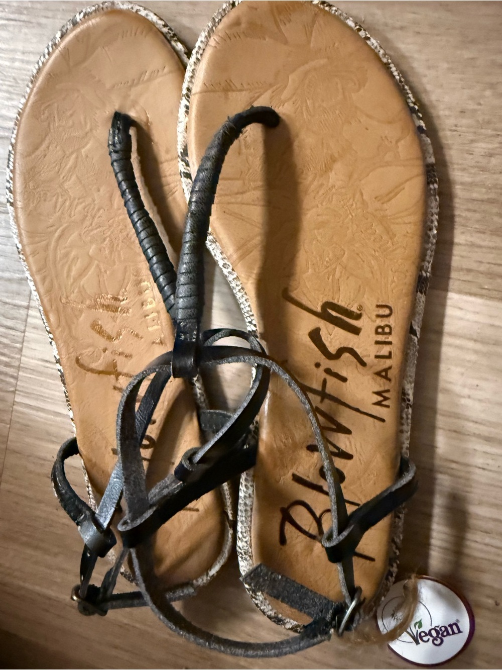 🔴Blowfish Black Strappy Vegan Sandals with Tan Footbed and Snake-Trim size 6